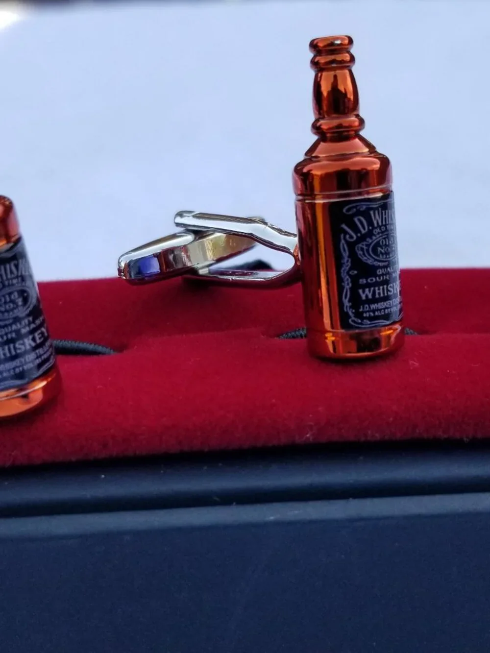 Jack Daniel’s Tennessee Whiskey Bottle Cufflinks Novelty Barware links